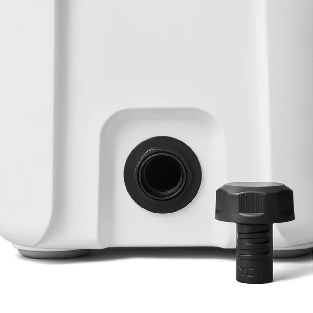 Roadie 15 Cool Box - White