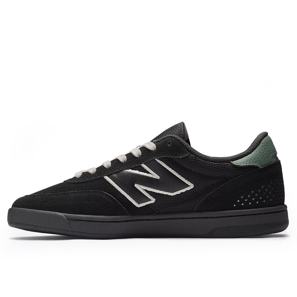 NM440 V2 - Blk/Blk/Wht