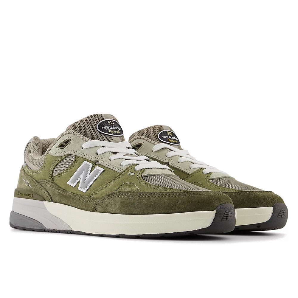 NM933 'Andrew Reynolds' - Olivine