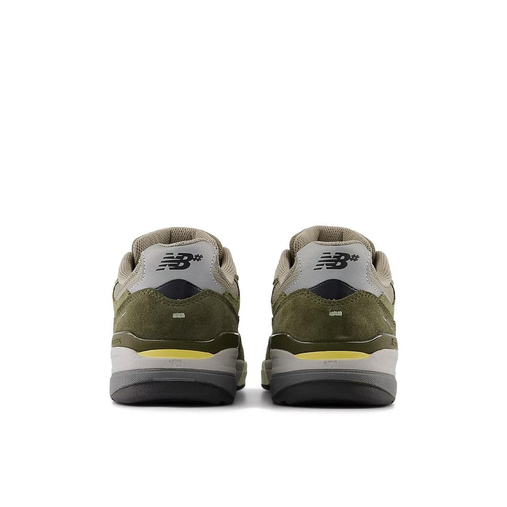 NM933 'Andrew Reynolds' - Olivine