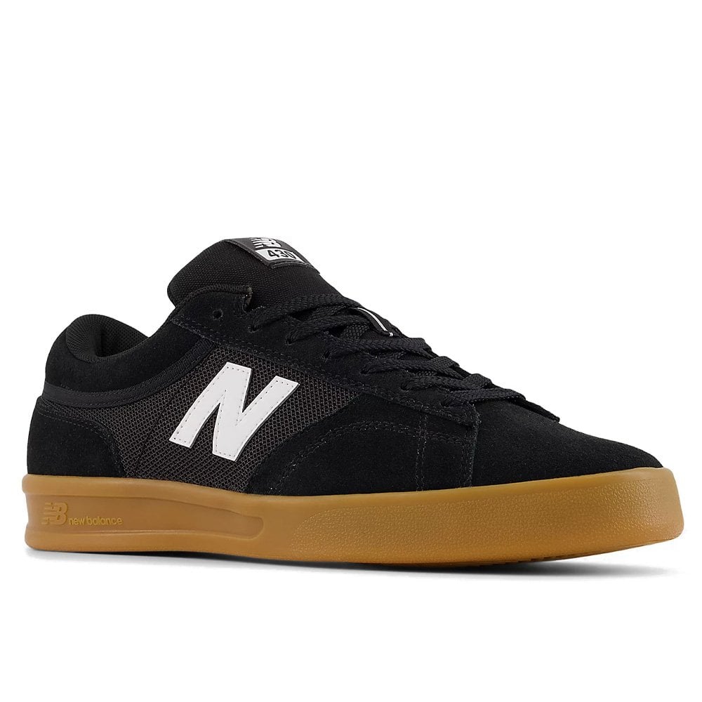 NM430 - Blk/Wht/Gum