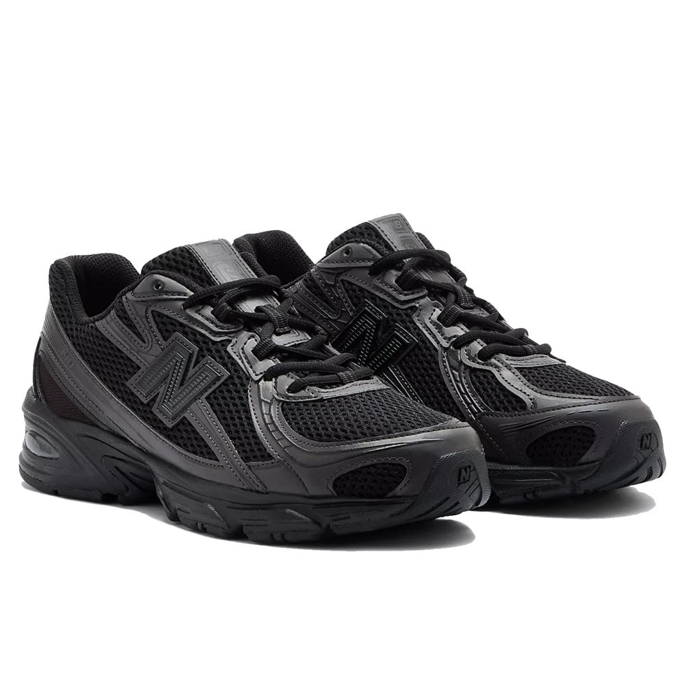 U740 - Black/Black