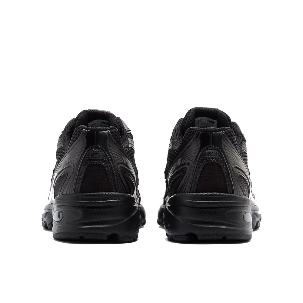 U740 - Black/Black